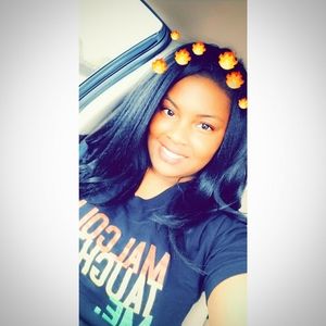 Meet your Posher, Saketa